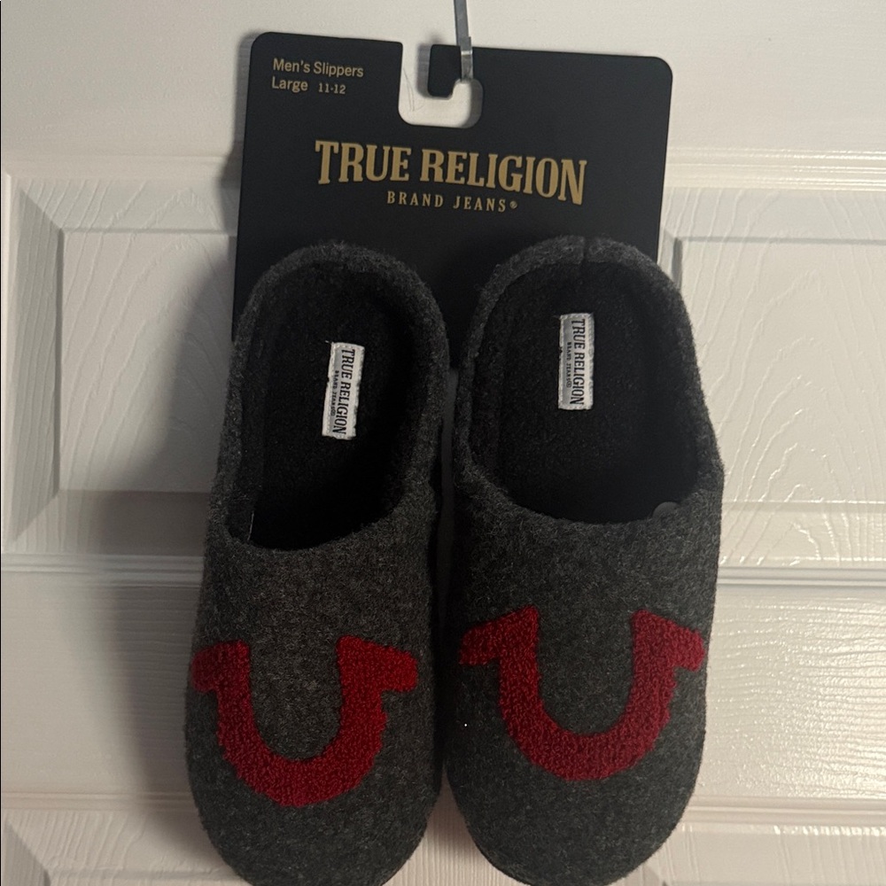 True Religion Men's Dark Gray Slip-On Slippers with Red Horseshoe